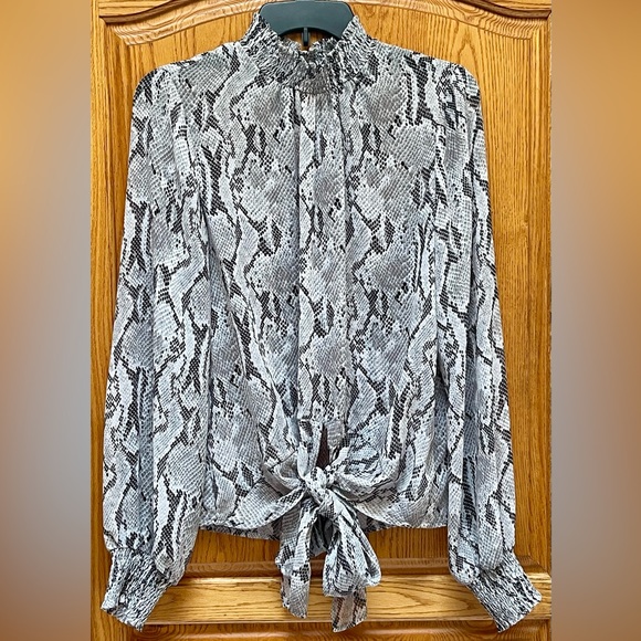 EXPRESS Snake Print Blouse size M - Picture 1 of 2